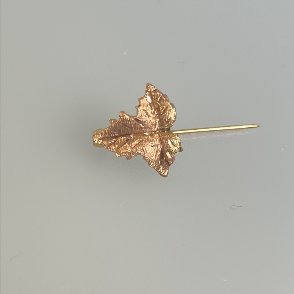 10k real solid Gold Leaf Brooch